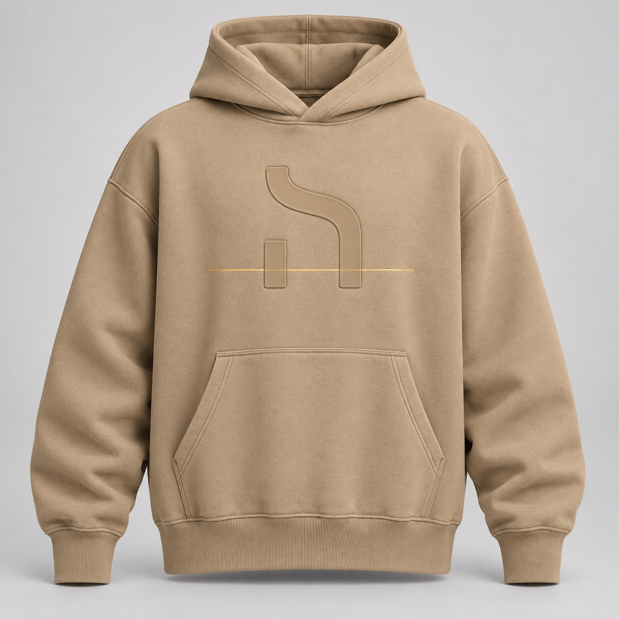 Beigefarbener Haensch Studio Ultra Heavy Box Hoodie in Vorderansicht mit tonalem Reliefmotiv und feiner altgoldener Linie.