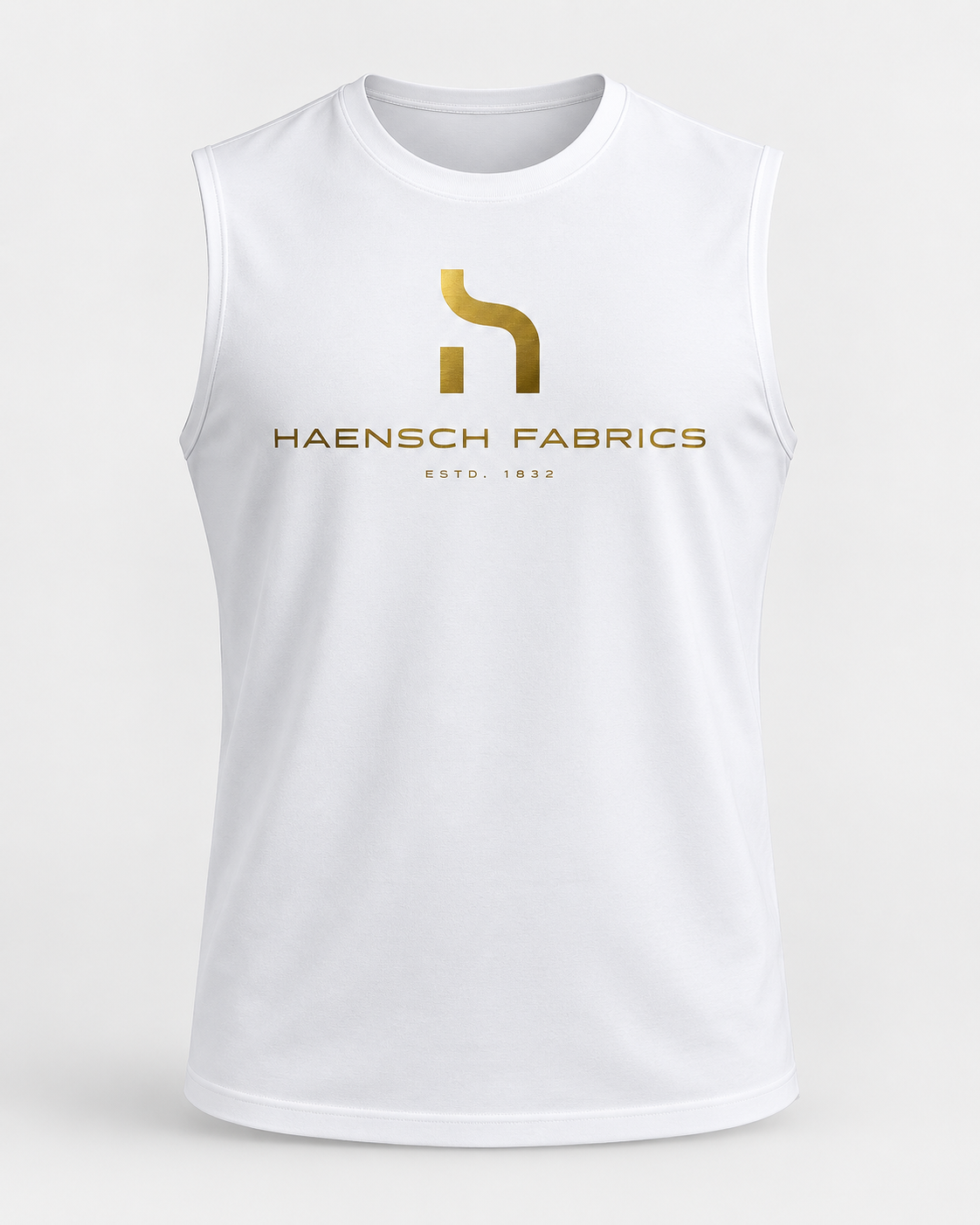 Weißes Haensch Coast Signature Muscle Shirt für Herren mit goldenem Haensch Fabrics Logo in frontaler Produktansicht auf hellem Hintergrund