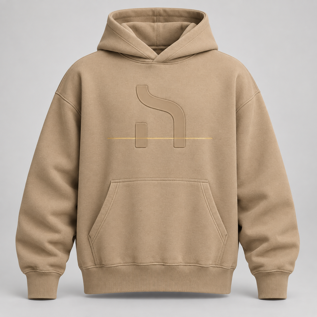 Beigefarbener Haensch Studio Ultra Heavy Box Hoodie in Vorderansicht mit tonalem Reliefmotiv und feiner altgoldener Linie.